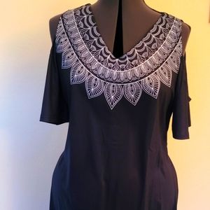 New Black/White Design Cold Shoulder Dress Large